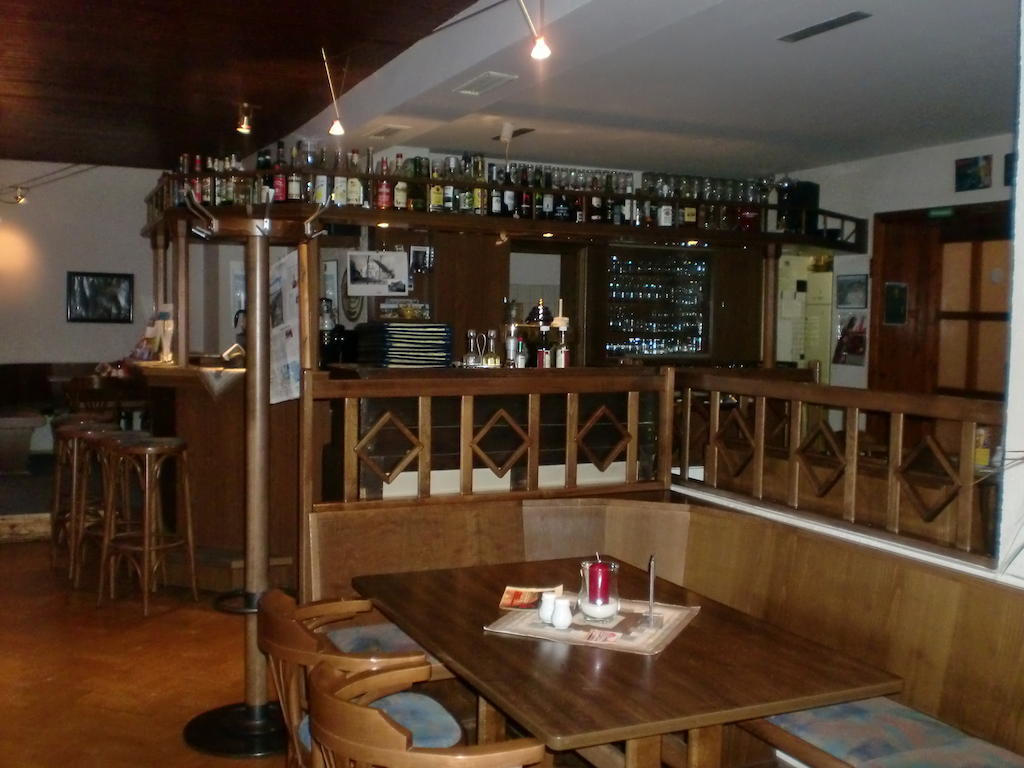 Hotel & Restaurant "Zum Firstenstein" Konigshain Ngoại thất bức ảnh
